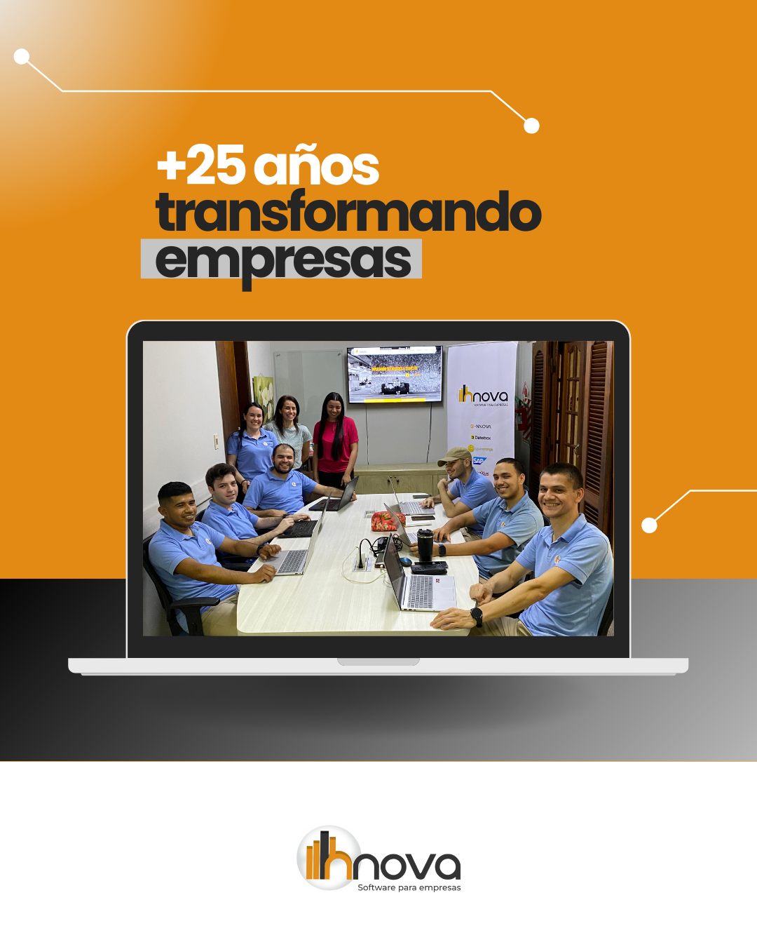 Equipo Innova en una reunión de trabajo